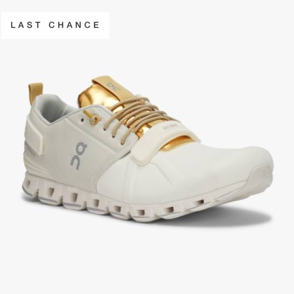 On Cloud Edge Moon Running Shoe Collector’s Edit.
